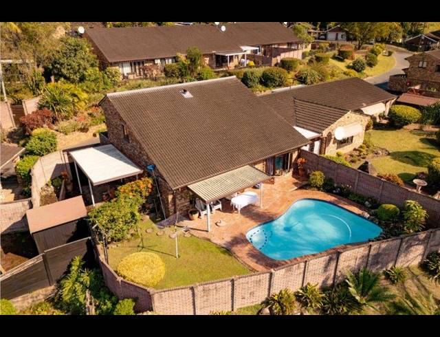 3 BEDROOM TOWNHOUSE FOR SALE IN COWIES HILL PARK